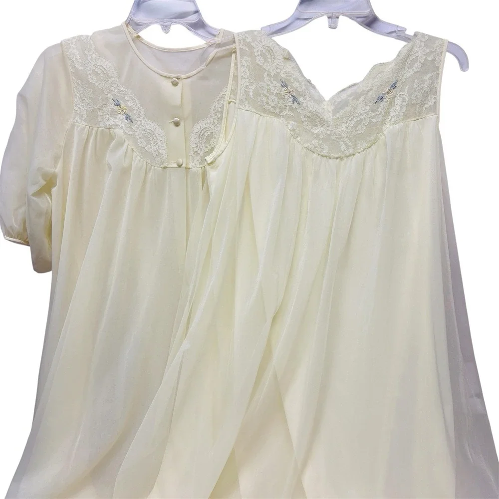 VTG Shadowline Bridal SILKY‎ Peignoir Lace Trim Embroidered Nylon Robe Nightgown